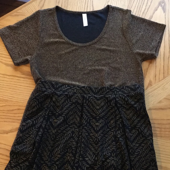 ** ELEGANCE COLLECTION ** Lularoe Classic T - Picture 1 of 7
